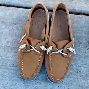 Womens Sperry top sided loafers very clean kept